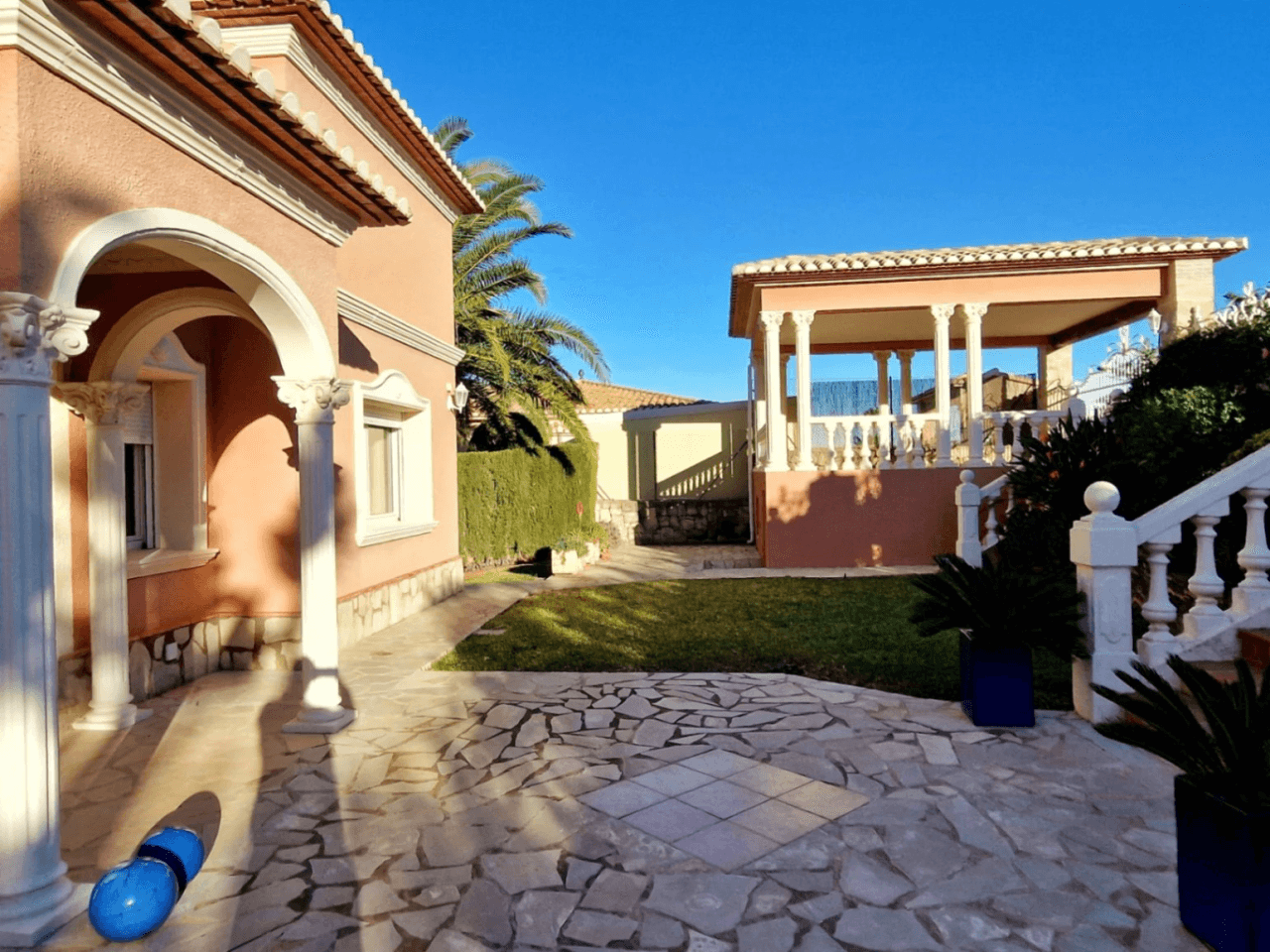 Gelijkvloerse villa met uitzicht op zee in Marquesa VI