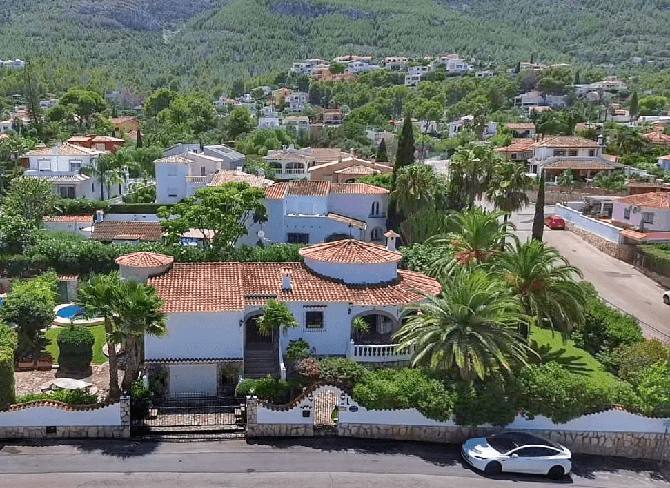 Gerestaureerde villa met 2 slaapkamers in Montgó, Dénia