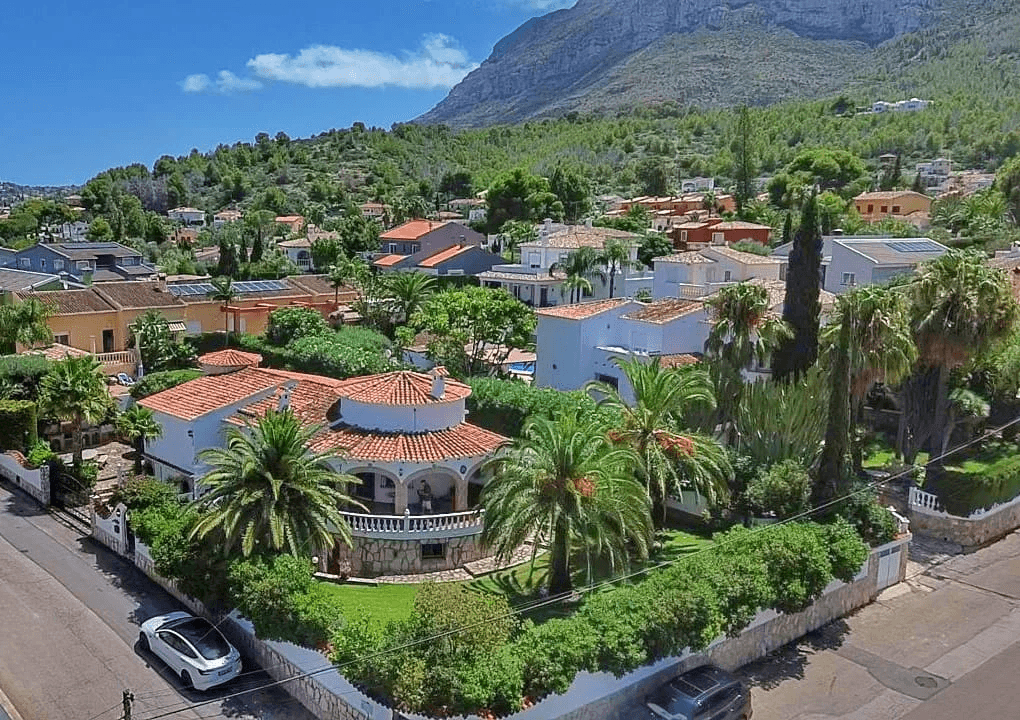 Gerestaureerde villa met 2 slaapkamers in Montgó, Dénia