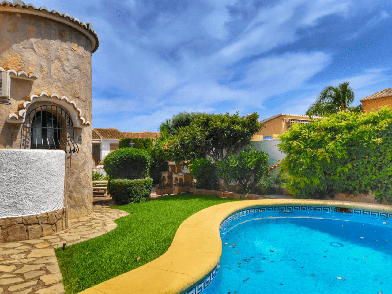 Gerestaureerde villa met 2 slaapkamers in Montgó, Dénia