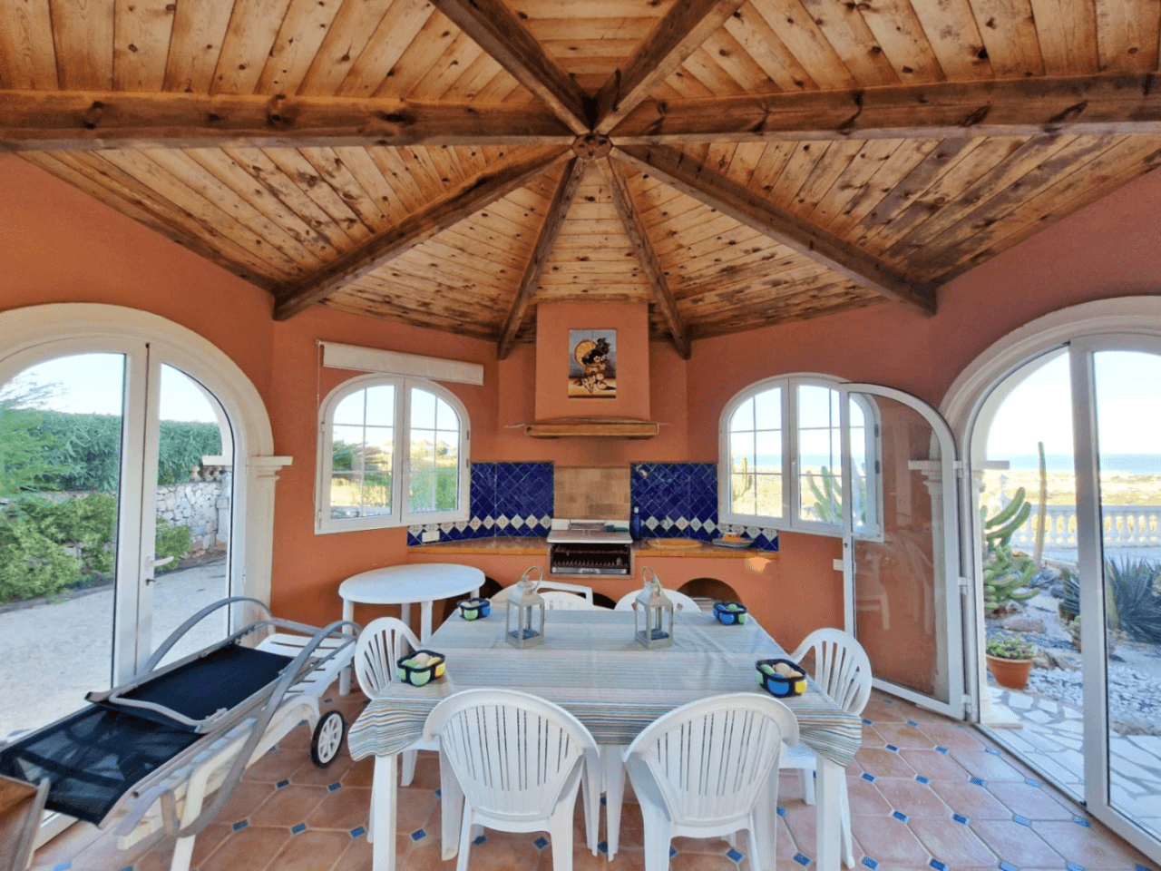 Gelijkvloerse villa met uitzicht op zee in Marquesa VI