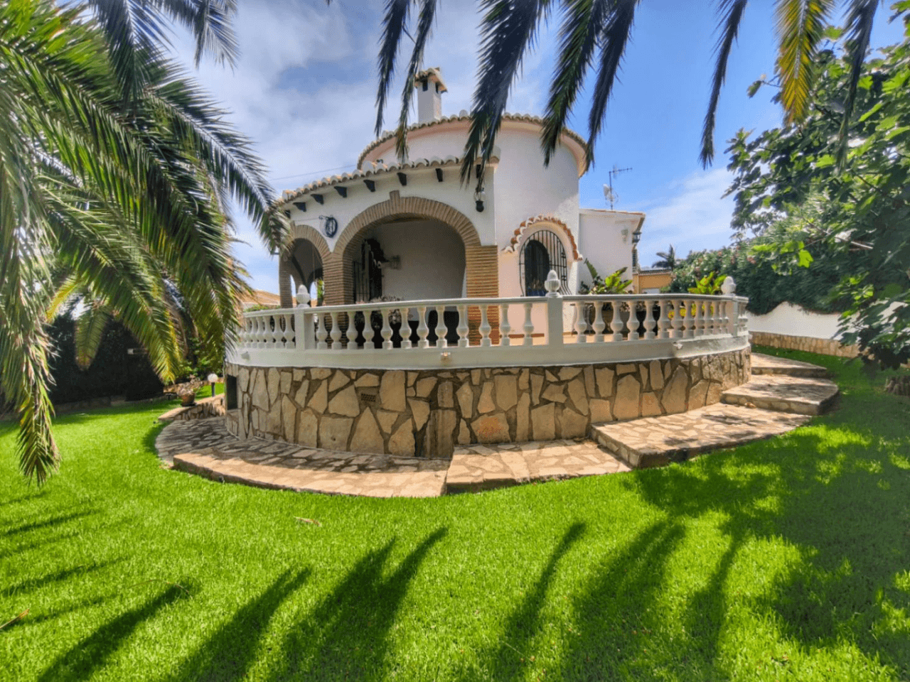 Gerestaureerde villa met 2 slaapkamers in Montgó, Dénia