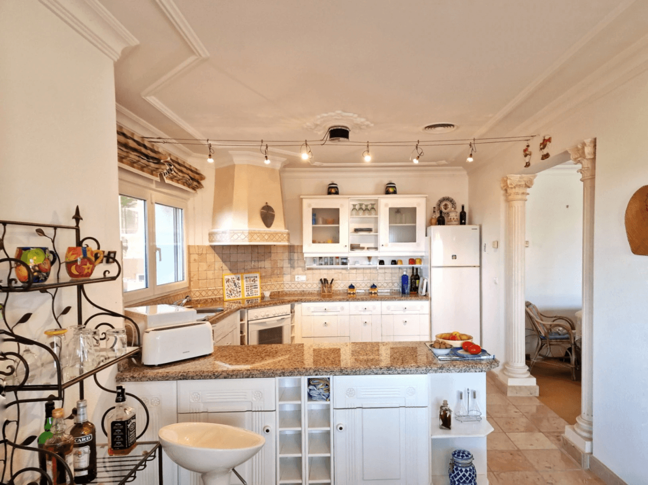 Gelijkvloerse villa met uitzicht op zee in Marquesa VI