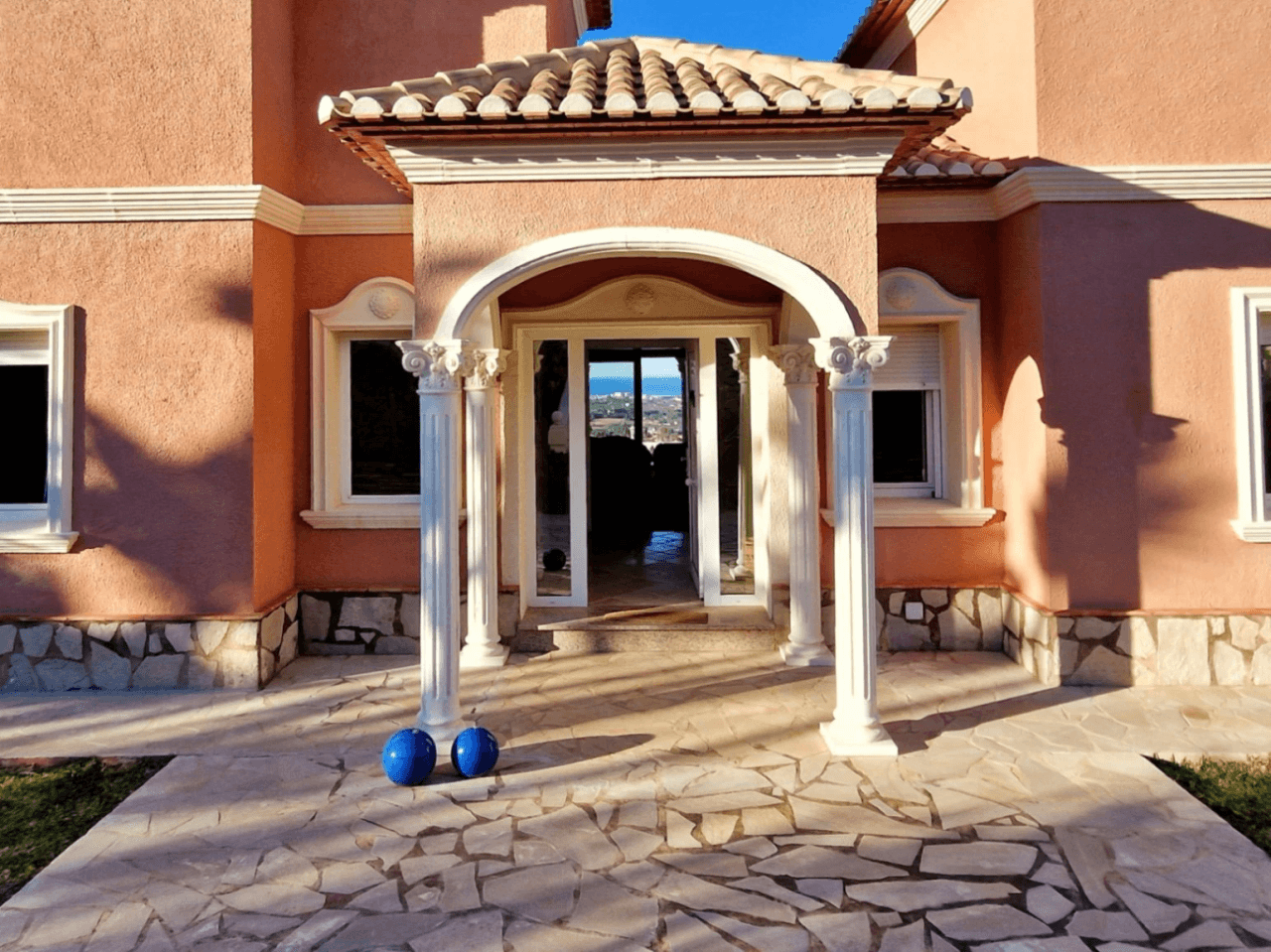 Gelijkvloerse villa met uitzicht op zee in Marquesa VI