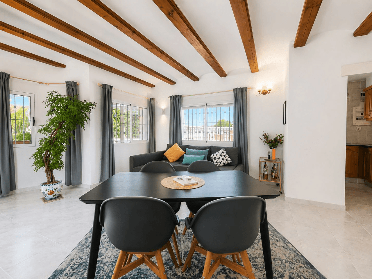 Villa de 3 dormitorios y vistas al mar en el Montgó, Dénia
