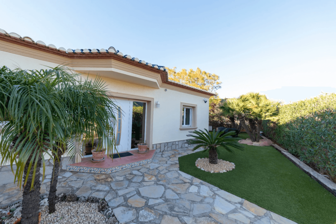 Luxe villa met uitzicht op zee in Denia