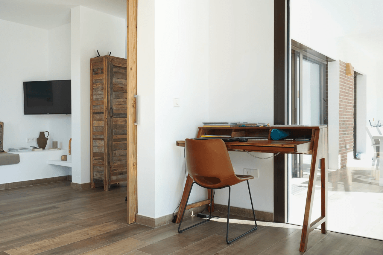 Hermosa villa moderna en venta a solo 200 metros de Cala Blanca.