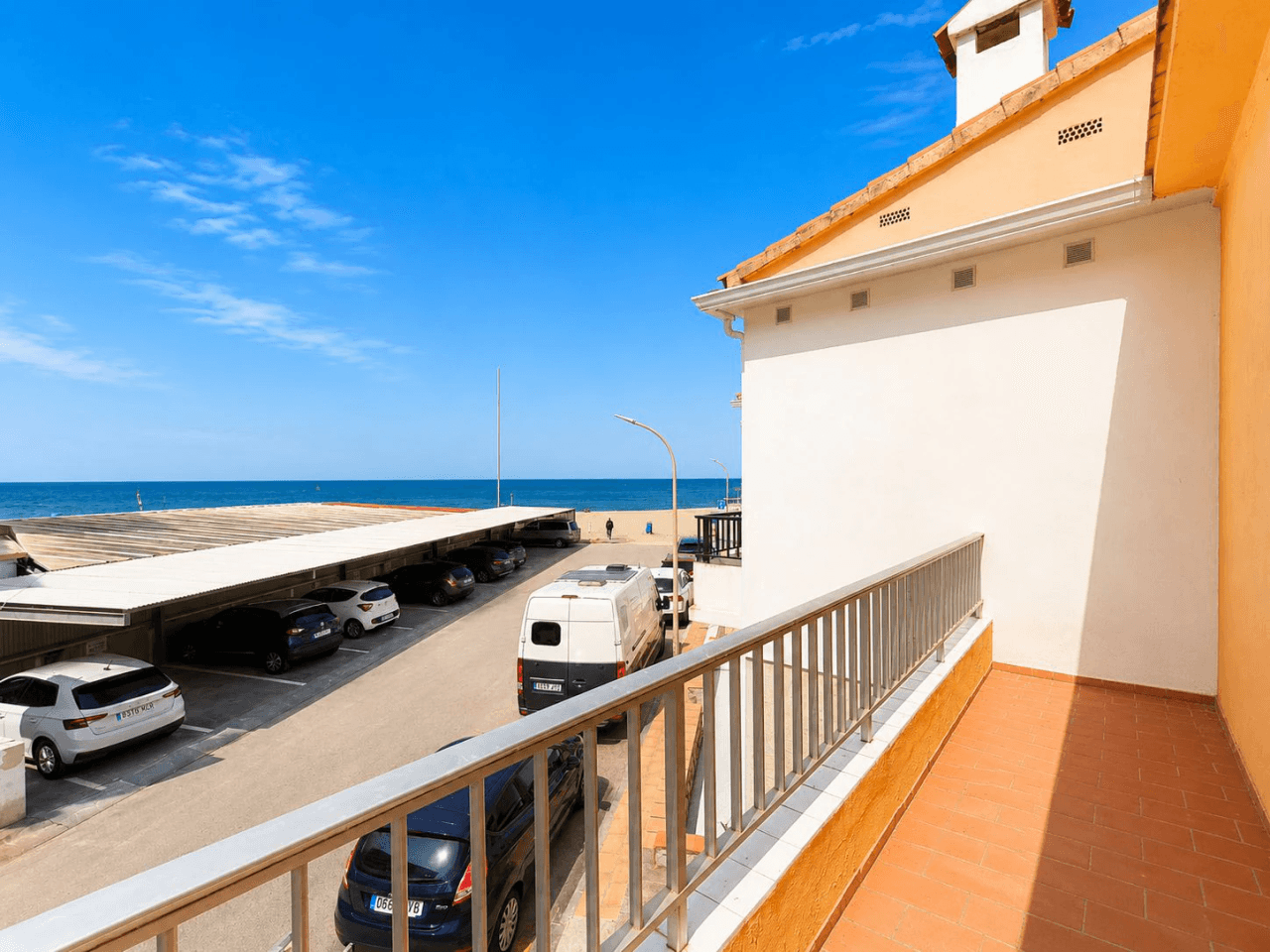 Adosado de 4 dormitorios y vistas al mar en Les Deveses, Dénia