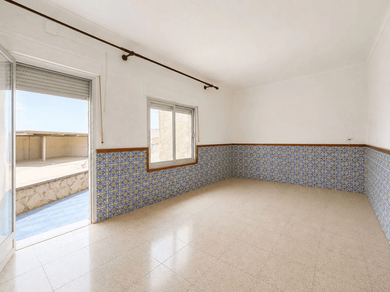 Adosado de 4 dormitorios y vistas al mar en Les Deveses, Dénia