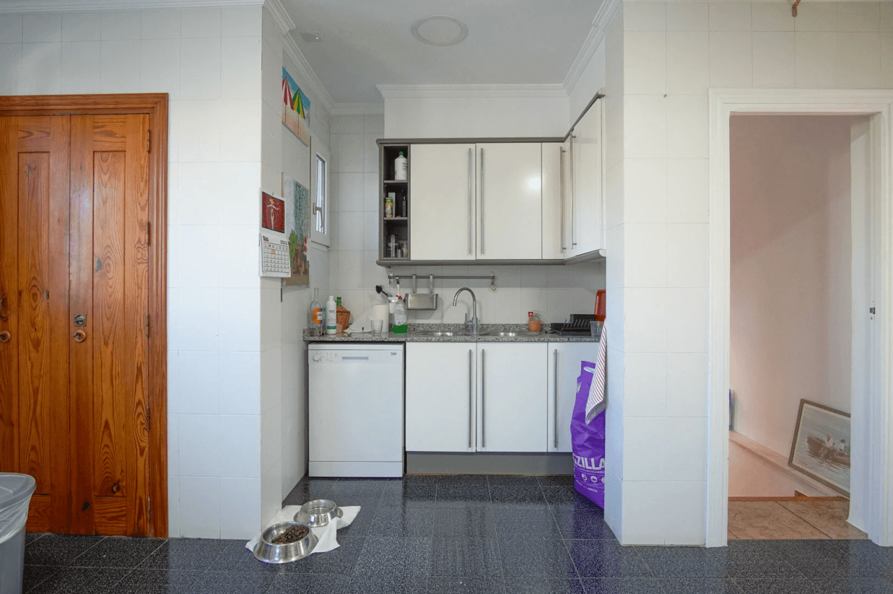8176DEN Villa met gedeeltelijk zeezicht te koop in las Rotas, Denia