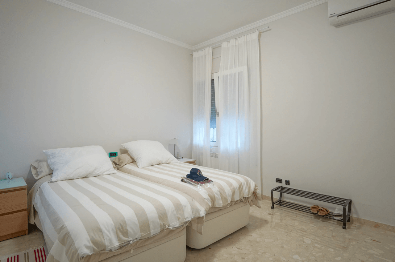 8176DEN Villa met gedeeltelijk zeezicht te koop in las Rotas, Denia