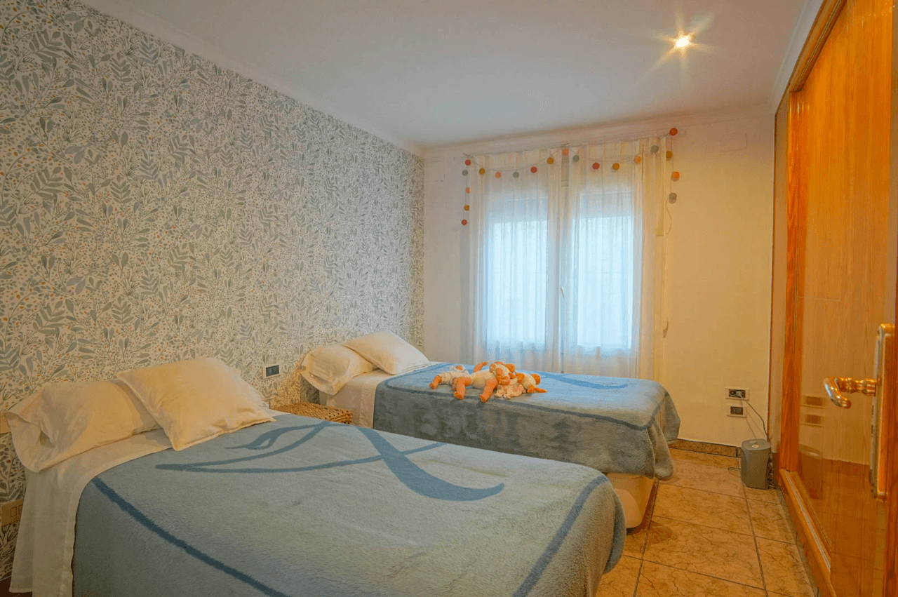 8176DEN Villa met gedeeltelijk zeezicht te koop in las Rotas, Denia