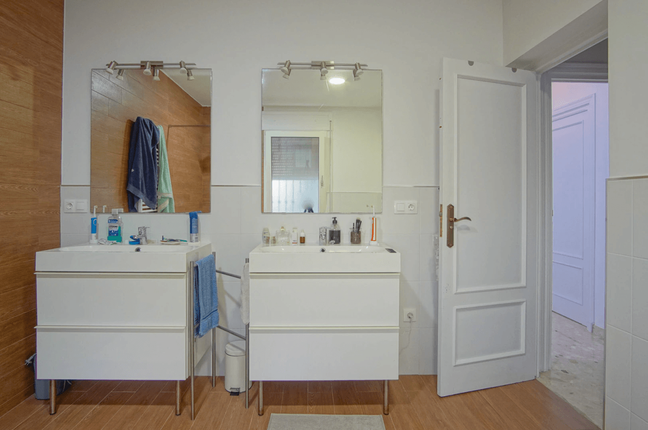 8176DEN Villa met gedeeltelijk zeezicht te koop in las Rotas, Denia