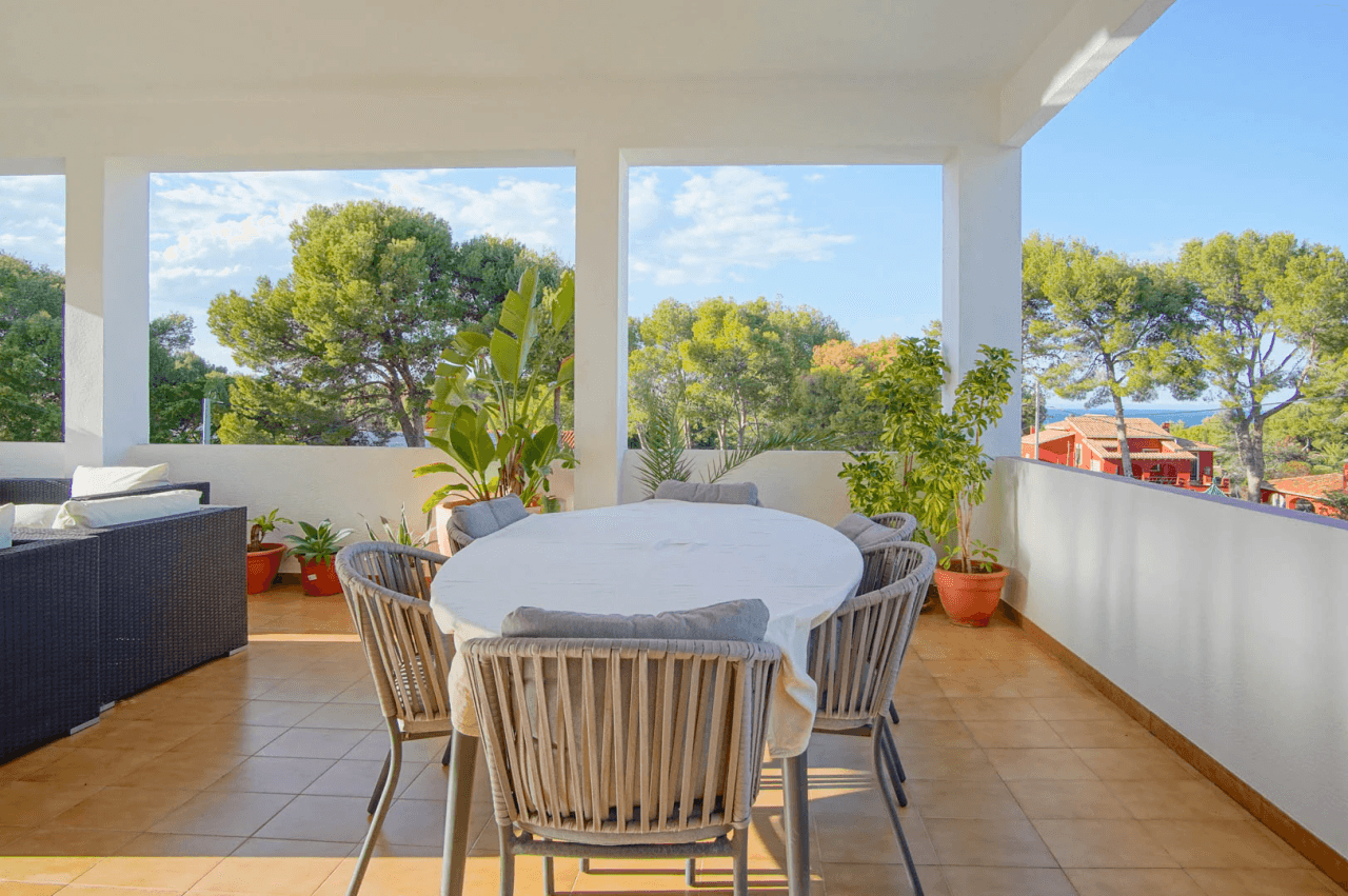 8176DEN Villa met gedeeltelijk zeezicht te koop in las Rotas, Denia