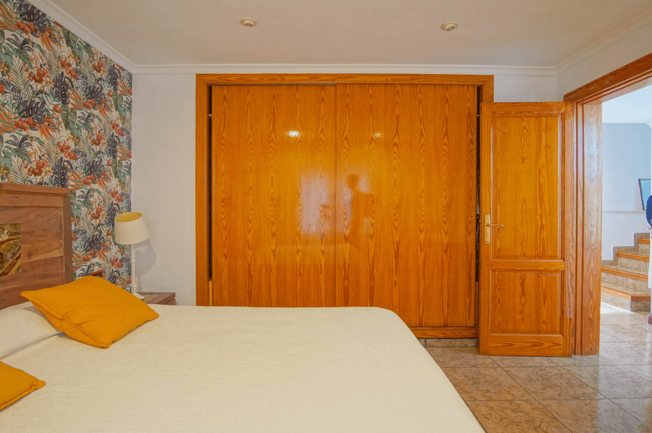 8176DEN Villa met gedeeltelijk zeezicht te koop in las Rotas, Denia