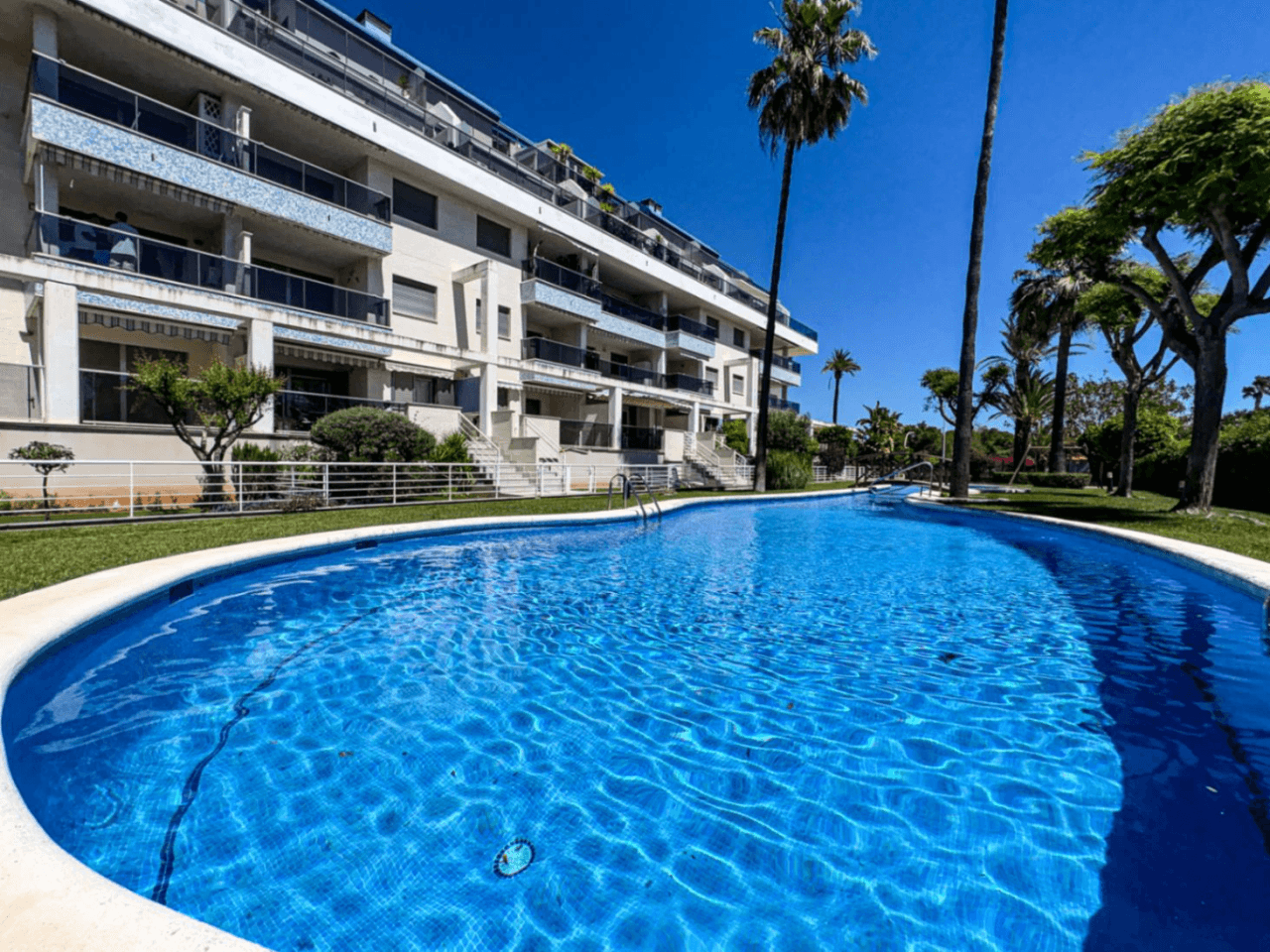 Votre refuge au bord de la mer : Appartement en rez-de-chaussée à deux pas de la plage et du centre de Dénia.