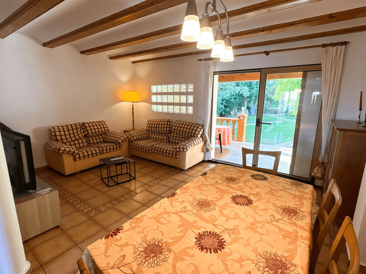 Maison adossée en duplex à un pas de la ville de Dénia.