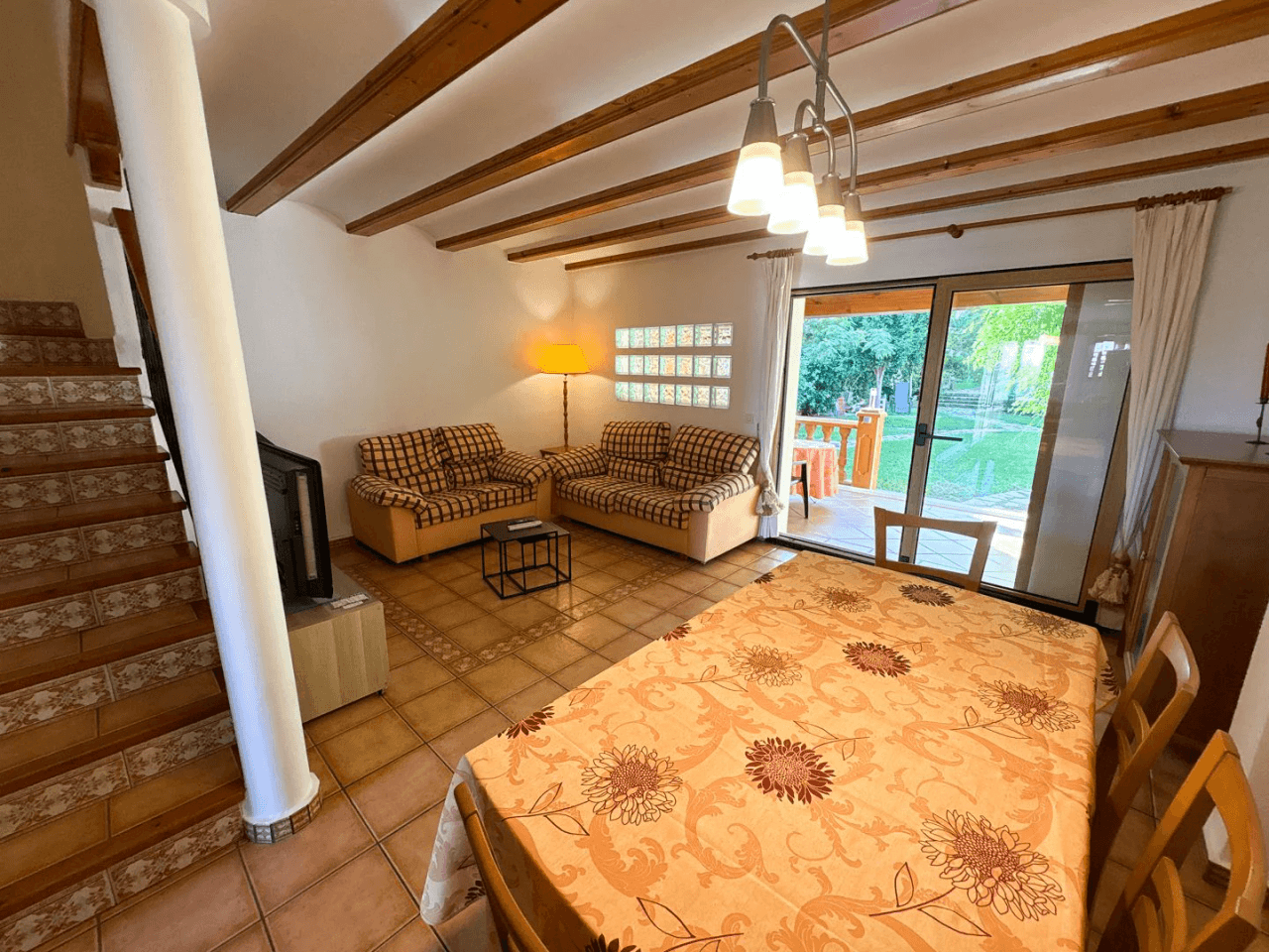 Maison adossée en duplex à un pas de la ville de Dénia.