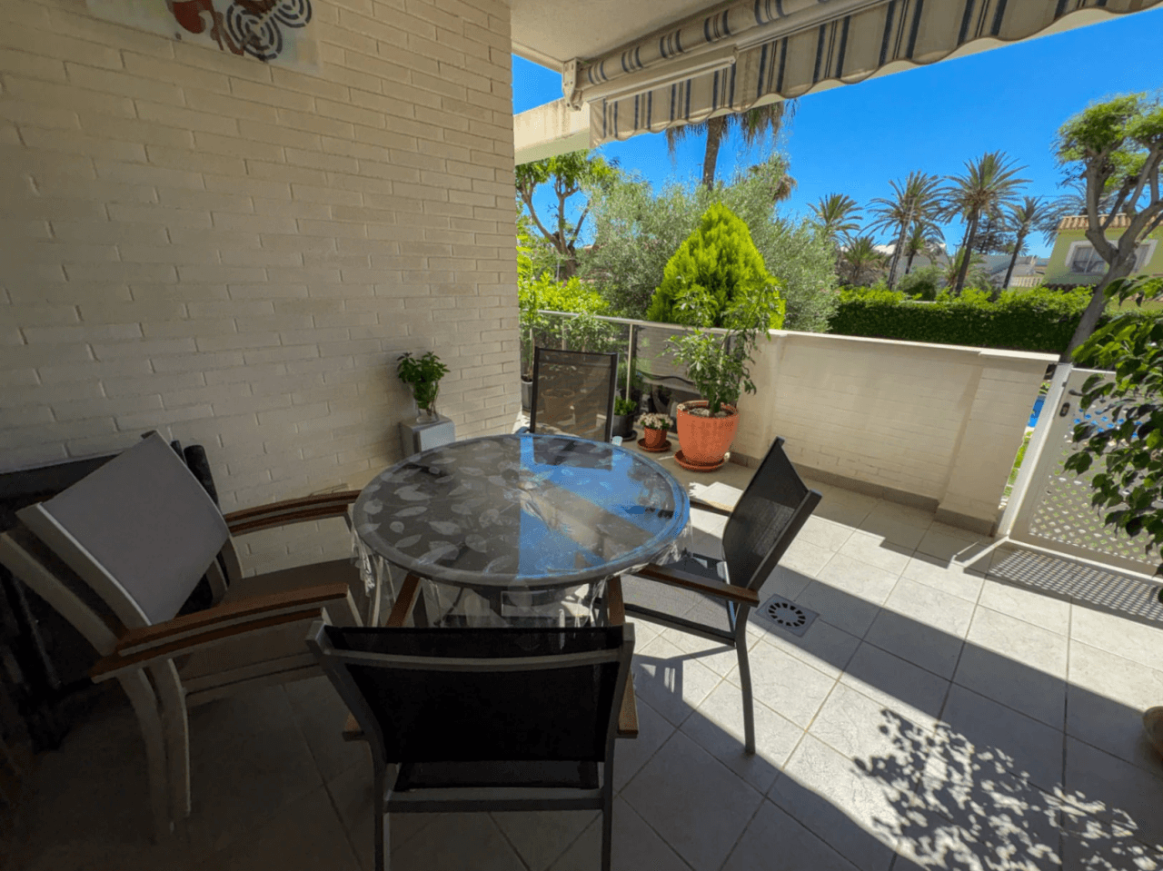 Votre refuge au bord de la mer : Appartement en rez-de-chaussée à deux pas de la plage et du centre de Dénia.