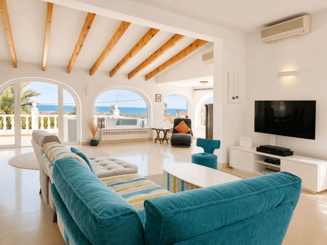 Villa met gastenappartement en uitzicht op zee in Dénia