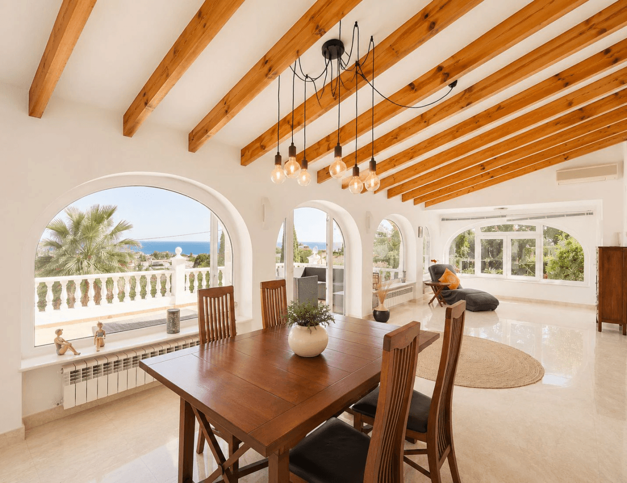 Villa met gastenappartement en uitzicht op zee in Dénia