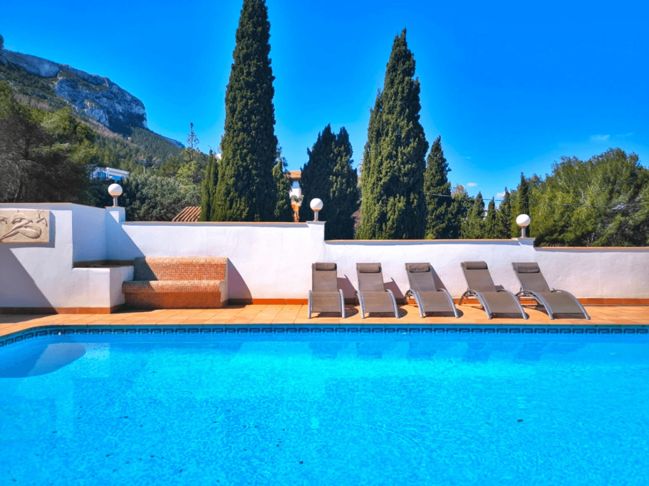 Villa met gastenappartement en uitzicht op zee in Dénia