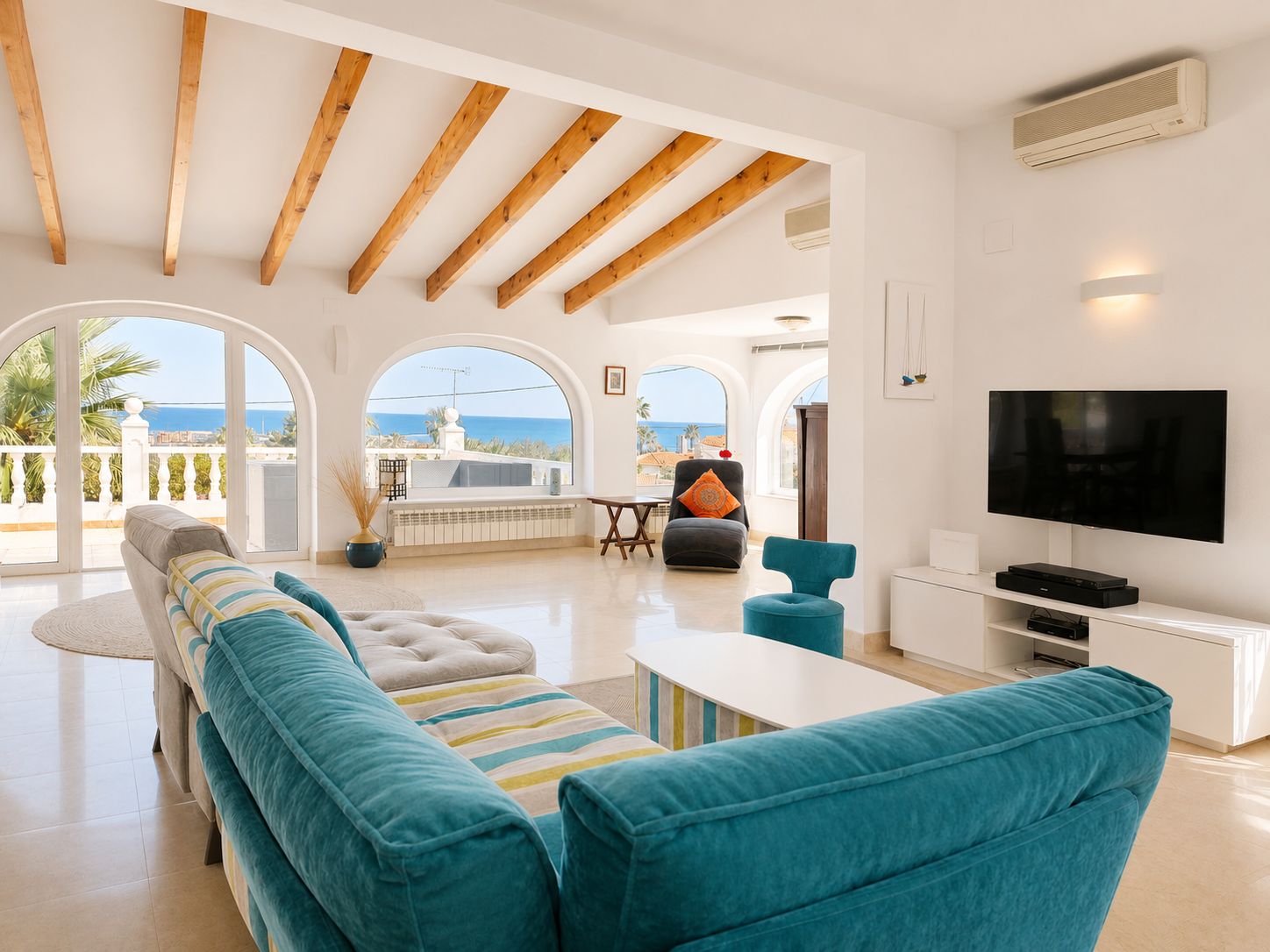 Villa на продажа в Denia, Alicante