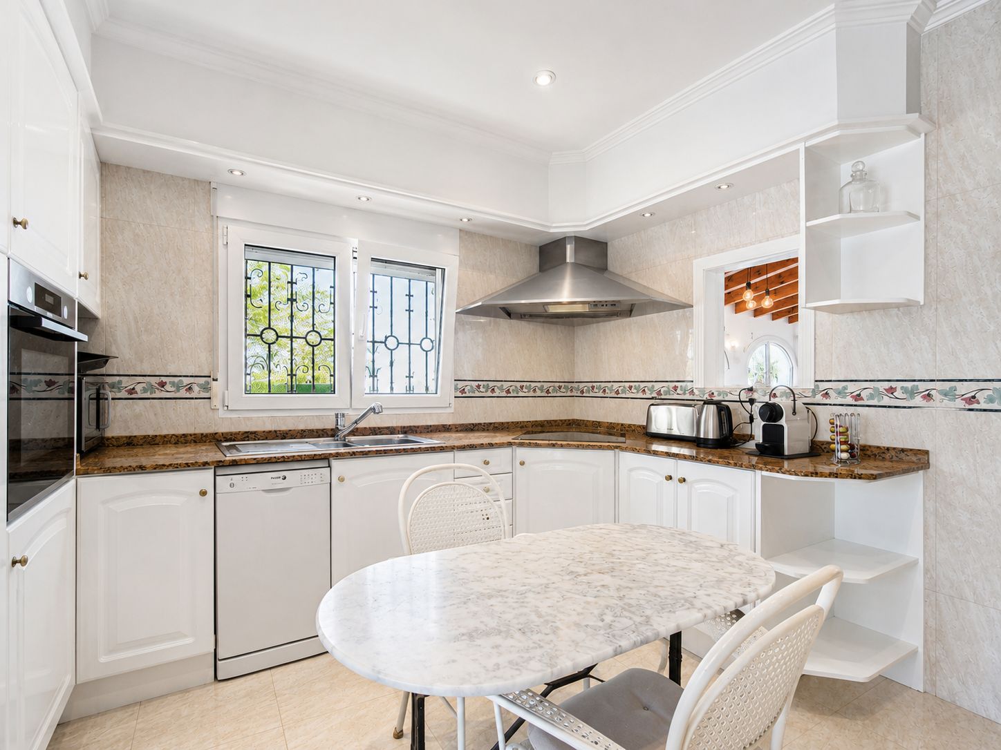 Villa на продажа в Denia, Alicante