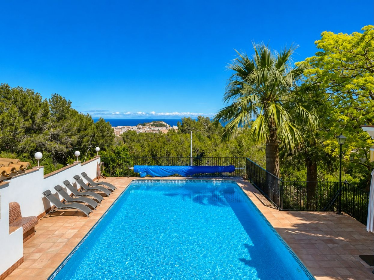 Villa на продажа в Denia, Alicante